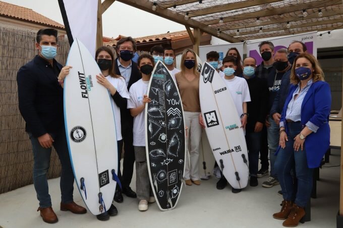 O surfista galego, Manuel Fernández, participará no europeo júnior de surf-El Portal de la Infancia