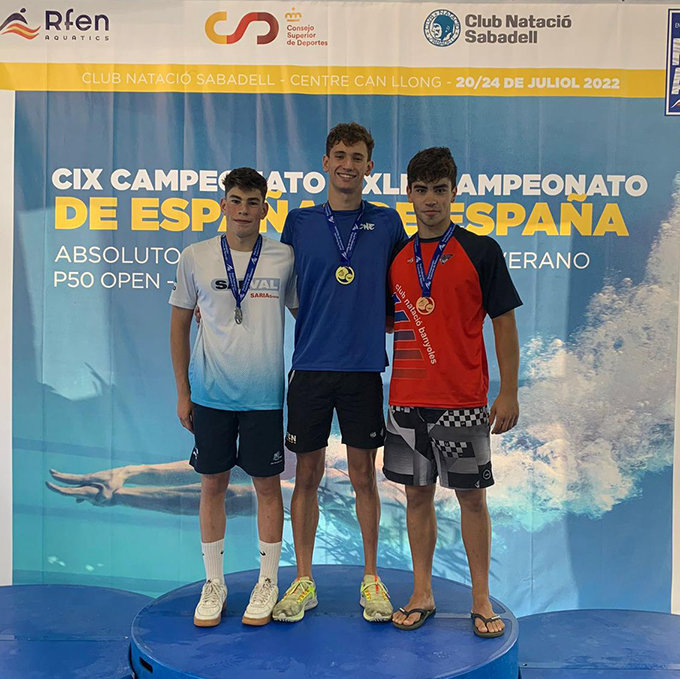 nadadores de Arteixo destacan en en campeonato de España 