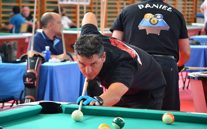 Nacho Ibáñez jugador de billar pool residente en Arteixo