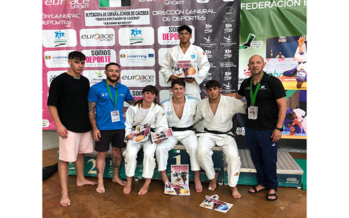 Judo Club Arteixo deportistas con medallas