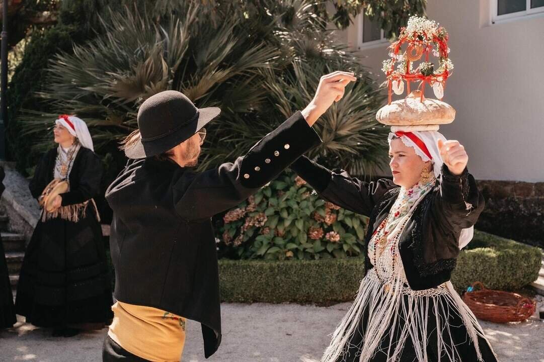 Bailando con la regueifa en una boda.